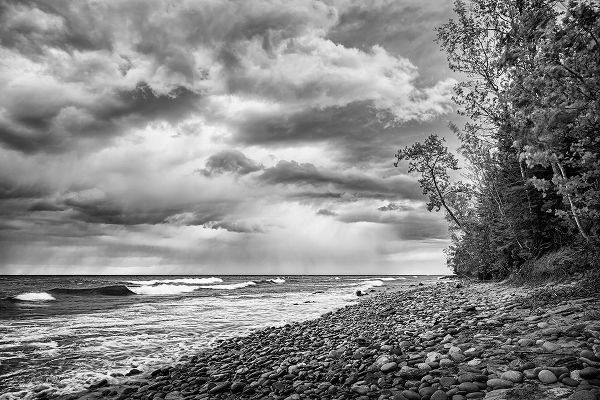 Collins, Ann 아티스트의 USA-Michigan-Munising Receding storm clouds at Pictured Rocks National Lakeshore작품입니다.